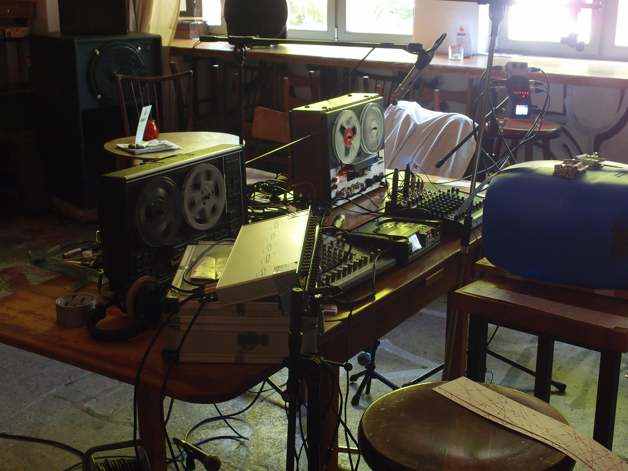 2020-04-28 'sand' Remix Teil 8 (Aufnahme Tonband und Remix 3 (Audio + Video)